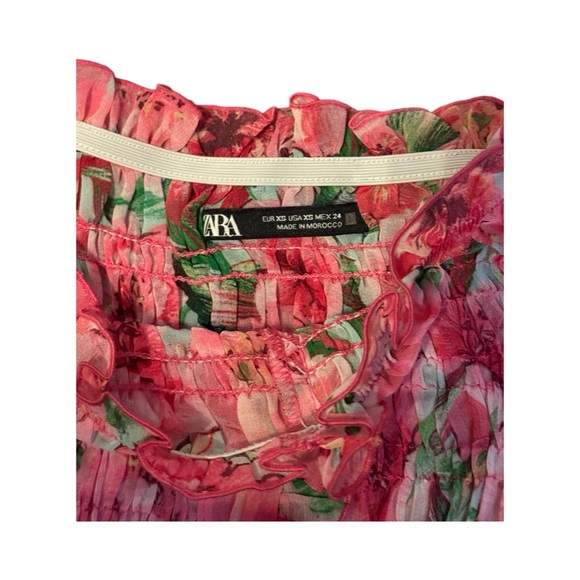 Zara Womens Pink Floral Shirred
Smocked Crop Top  Size XSmall - Picture 3 of 4